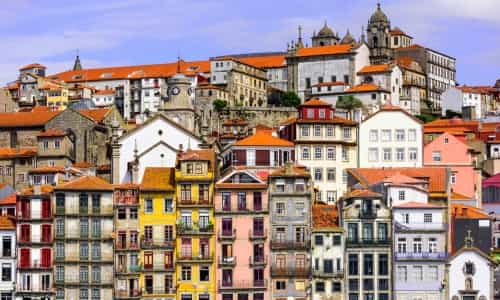 Portugal - Oporto - edificio desde rio