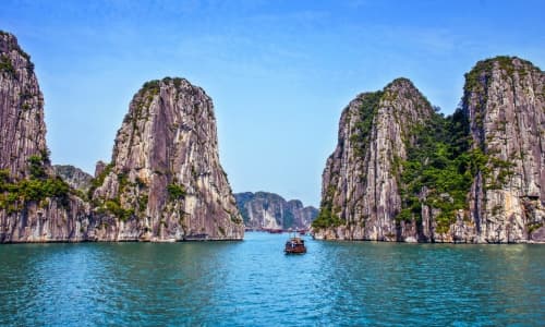 Vietnam - Bahía de Halong Bahía de Halong: paisaje natural y formaciones de roca en Vietnam