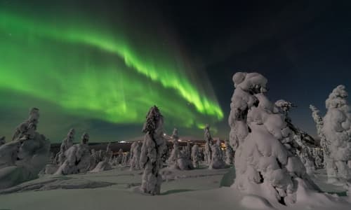 Auroras boreales en Finlandia: belleza invernal mágica